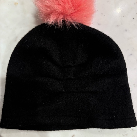 Gelso Bianco wool black toque Beanie with Pink Pom Pom - Picture 2 of 4
